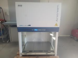 PSM / Microbiological Safety Cabinet 900mm ESCO AIRSTREAM AC2-3E8